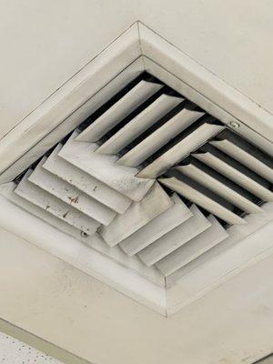 Look at this dirty old ac vent