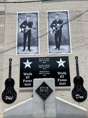 Everly Brothers Monument