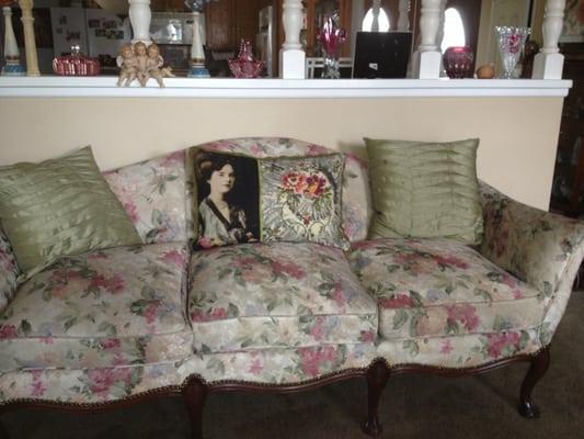 Anna's Antiques & Upholstery