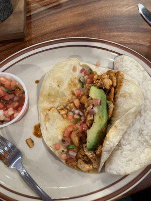 Mango-chipotle chicken tacos