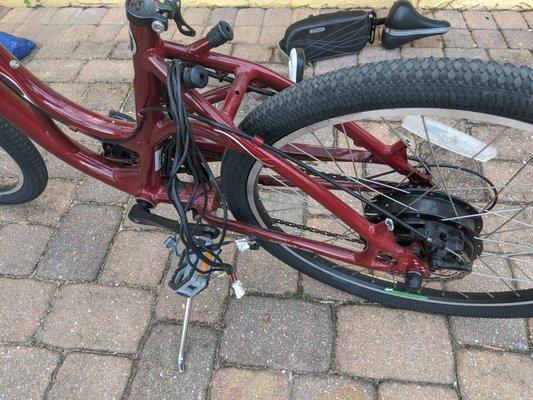 battery of ebike sawed off frame