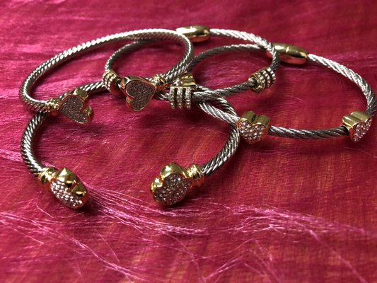 Wire twist bracelets! Perfect treat for Valentine's Day!