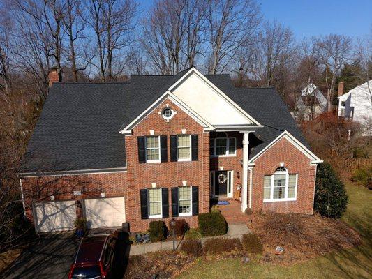 A beautiful GAF Timberline HDZ Golden Pledge roof system!