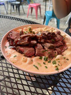 Mac n cheese with tri tip!