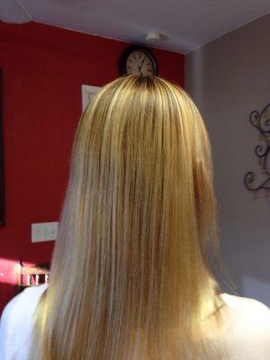 Highlighted three shades of blond on fine hair.