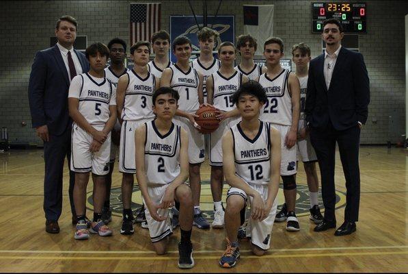 Boys varsity basketball team, 2022