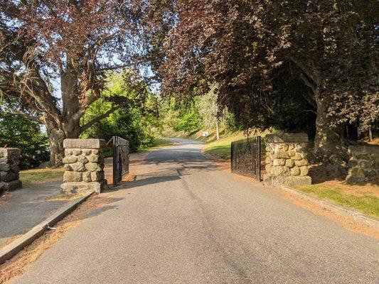 Mount Feake Cemetery, Waltham