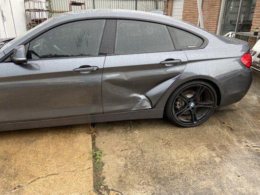 2015 BMW 4 SERIES , TRICKY COLOUR ,HIT HARD ENOUGH TO DRIVE THE DOOR INTO THE LOWER ROCKER, INSTALLED NEW FACTORY DOOR SHELL,REPAIRED ROCKER