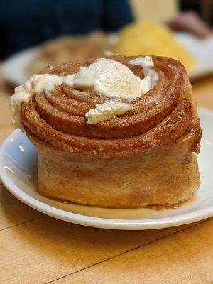 Cinnamon roll! Must have!