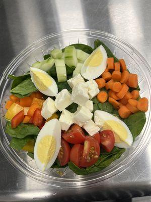 32 oz. Spinach salad- made with the freshest ingredients!