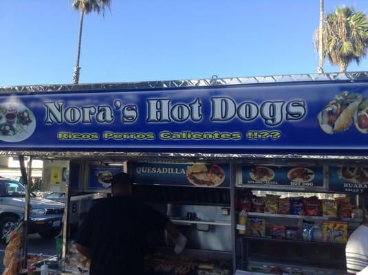 Their hot dogs were delicious!