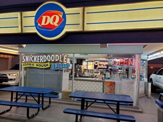 Bill Lewis of Vero Beach, Florida, making a quick pitstop at Dairy Queen in Yuma, Arizona.