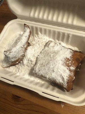 4 beignets