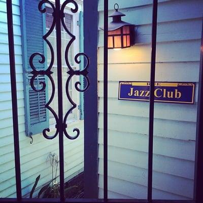 Jazz Club.