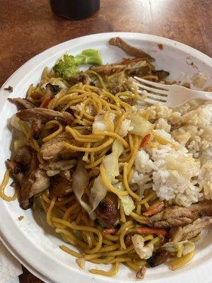 Chicken yakisoba plate