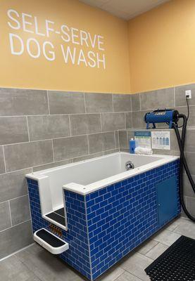 Self dog wash station