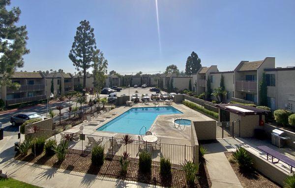 Pool and Spa at Sturbridge Village Apartments