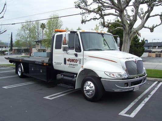 Towing service available 24/7 for our customers! Just call Runco Towing (626) 914-0177.