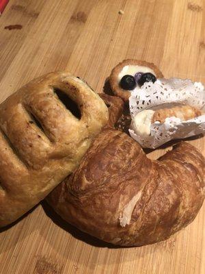 Chocolate croissant, plain croissant, tart, and cannoli all for $6.50 !!