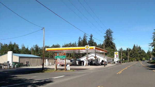 Bayside Gardens Shell & Grocery