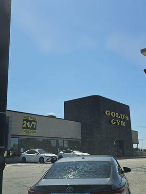 Gold's Gym