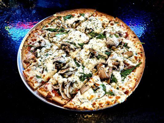 12" Mushroom and Spinach Pizza - Mmm!