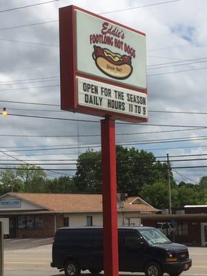 Eddie's Footlongs!