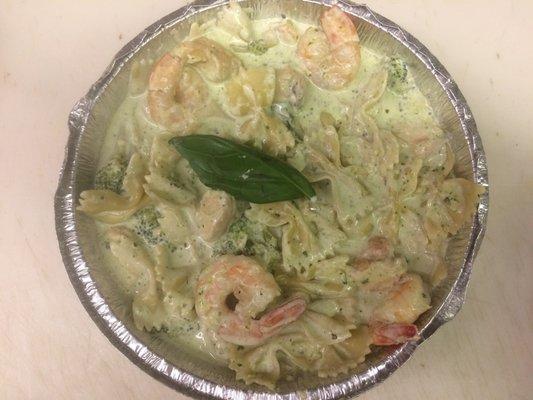 Shrimp and chicken bowtie pasta (dinner special)