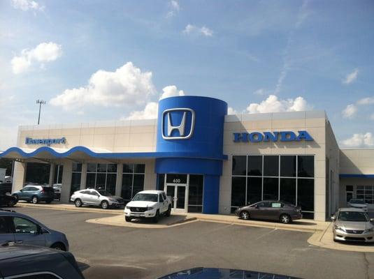 Honda Dealership - Front Entrance