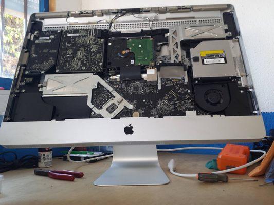 We Repair Mac's