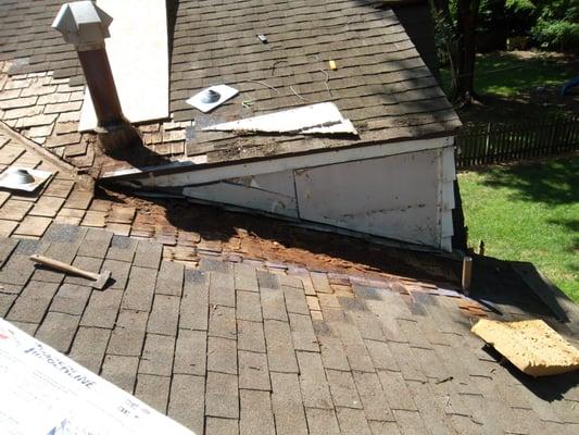 Specific Roof Valley & Wall Flashing Extraction and Repair