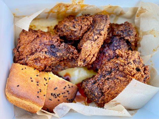 4-piece mix fried chicken with Berbere seasoning and corn bread