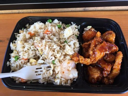 Shrimp fried rice and general tso chicken. Yummy.