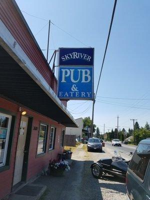 Sky River Pub & Eatery