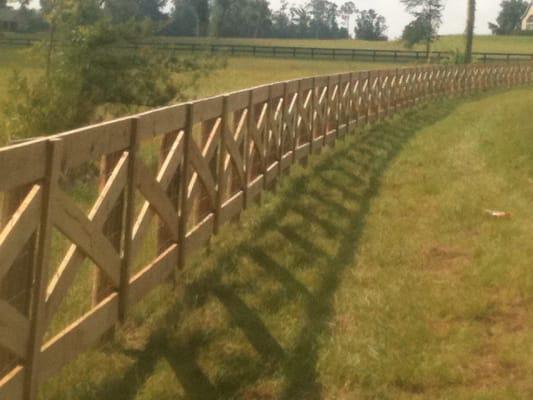 Cross Buck with field fence wire