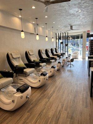 Luxurious pedicure chairs!