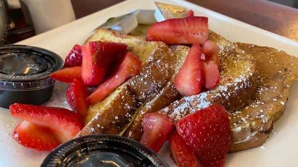 French Toast, topped with strawberries