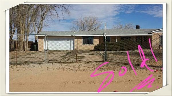 Apple Valley house on 3 acres of fenced in land!