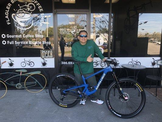 Congratulations Kris on your new Santa Cruz Hightower!