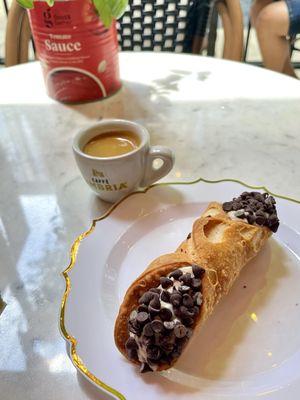 Spot on espresso w/cafe Umbria coffee and a decent cannoli. The sandwiches looked really good too