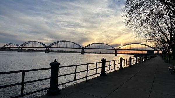 Across the street view of the Mississippi River