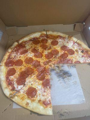 Large pepperoni pizza (had to try it before leaving the review)