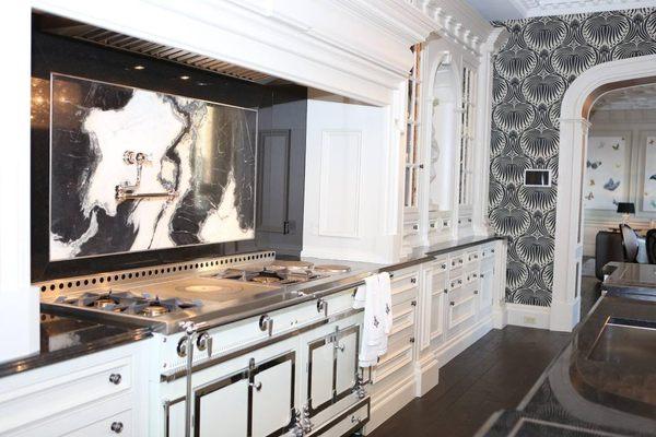 Clive Christian Chicago Kitchen. Tour this gorgeous lifestyle apartment showroom.