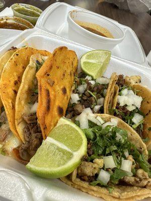 Tacos de pollo, pastor, & asada