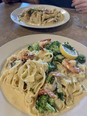 FETTUCINI & PRAWNS