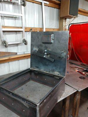 Steel bunker hatch