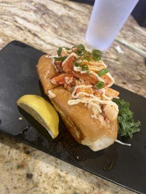 Connecticut lobster roll