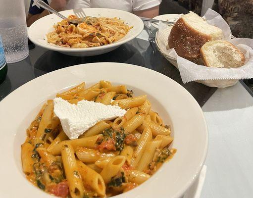 Linguini di Mare, Penne with Vodka Sauce, bread