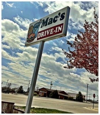 Best homemade hamburgers & fries in the Central Plains!