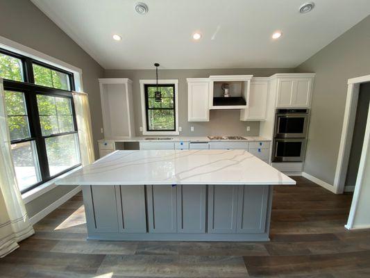 Veined Quartz Counter